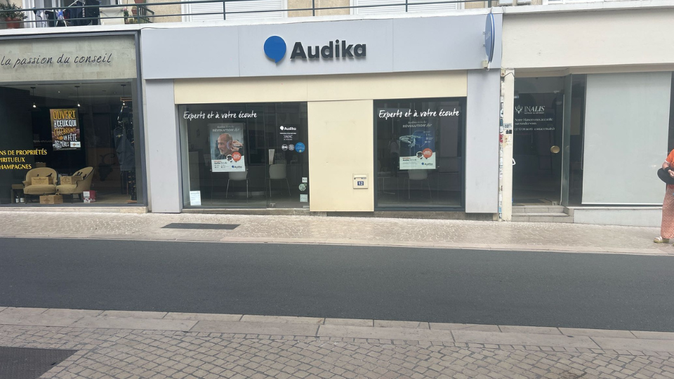 devanture centre auditif audika poitiers