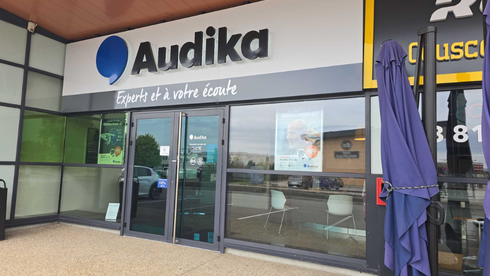 devanture centre auditif audika pontarlier