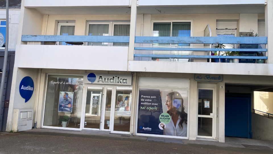devanture centre auditif audika pornichet