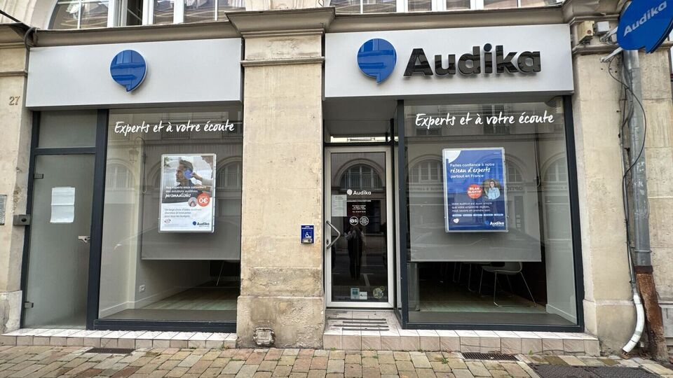 Devanture et vitrine de l'audioprothésiste Audika à Reims