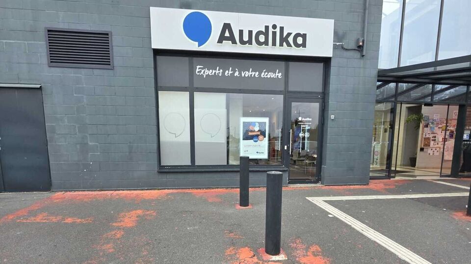 Devanture et vitrine de l'audioprothésiste Audika à Rouvroy