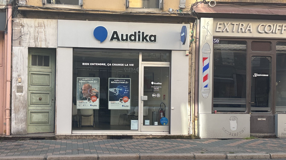 devanture centre auditif audika tarare