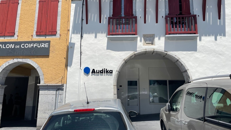 devanture centre auditif audika tardets