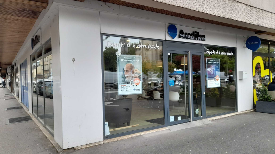 devanture centre auditif audika thionville