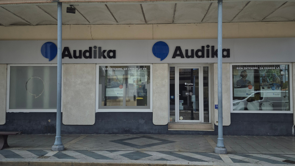 devanture centre auditif audika tonneins