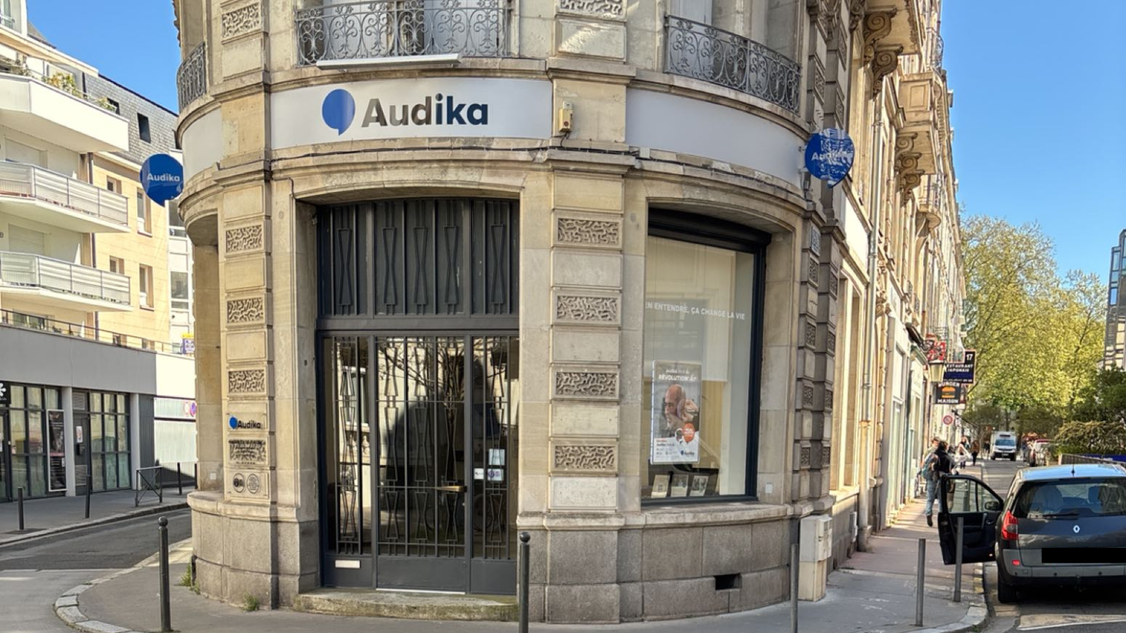 devanture centre auditif audika tours