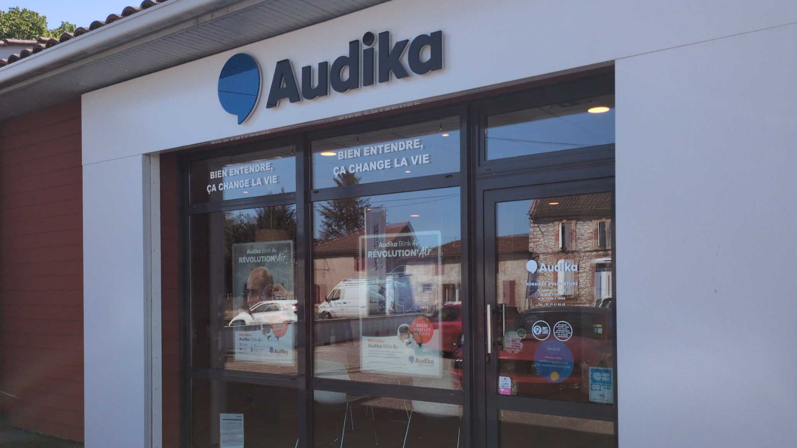 devanture centre auditif audika villeneuve sur lot