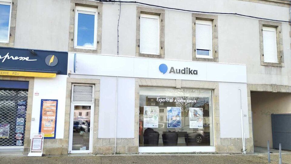 Devanture et vitrine de l'audioprothésiste Audika à Pont l'Abbé