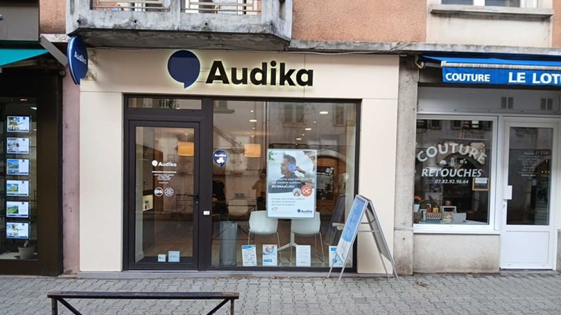 Façade du centre auditif Audika situé à Thônes.