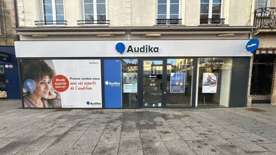 Devanture et vitrine de l'audioprothésiste Audika à Saint-Dizier