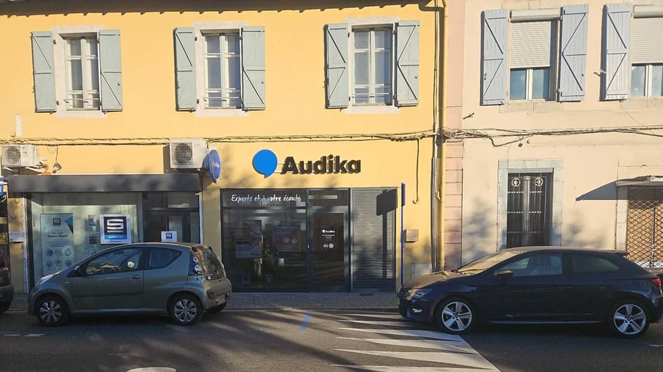 Devanture et vitrine de l'audioprothésiste Audika à Saint-Gaudens