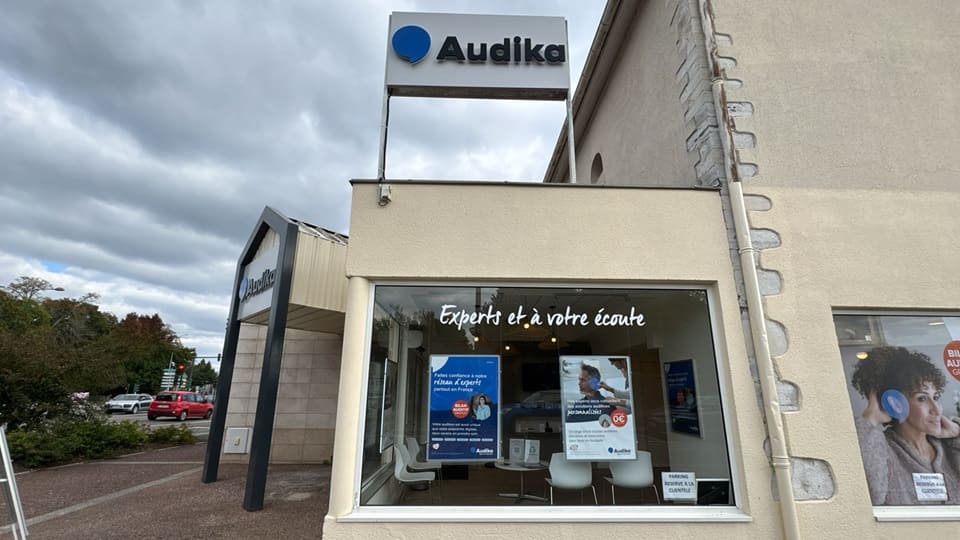 Devanture et vitrine de l'audioprothésiste Audika à Saint-Paul-lès-Dax