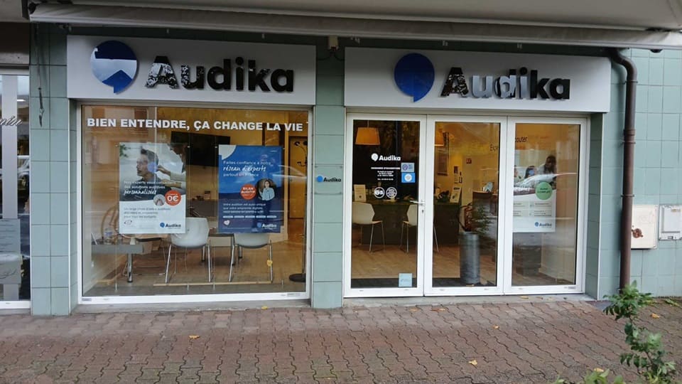 Devanture et vitrine de l'audioprothésiste Audika à Thonon-les-Bains