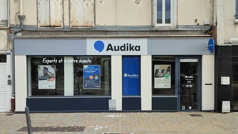 Devanture et vitrine de l'audioprothésiste Audika à Troyes