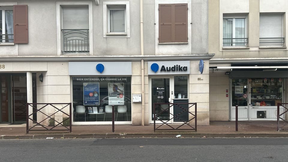 Devanture et vitrine de l'audioprothésiste Audika à Villiers-sur-Marne