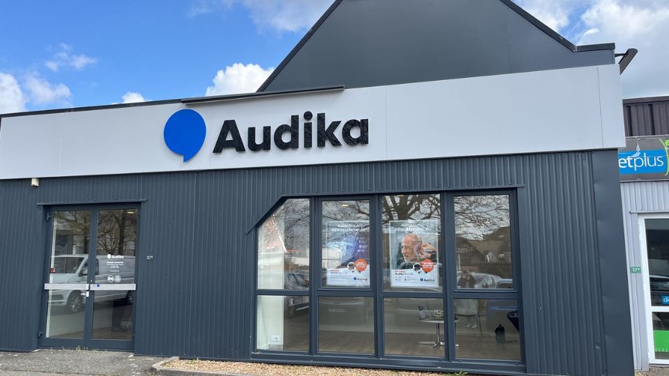 devanture centre auditif Audika Barjouville