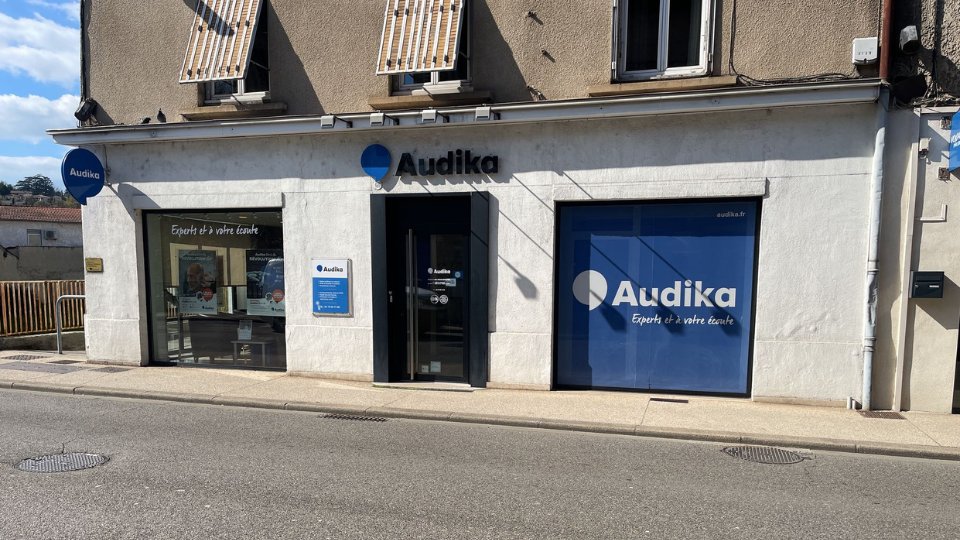 devanture centre auditif audika brignais