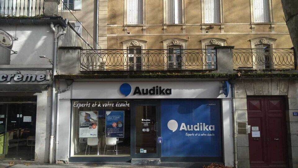 Devanture et vitrine de l'audioprothésiste Audika à Cahors