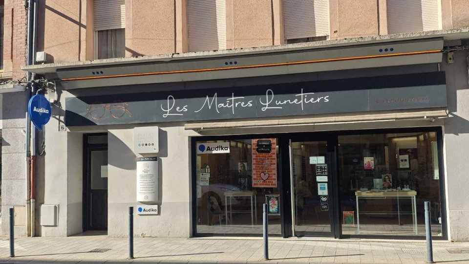 devanture centre auditif audika carmaux
