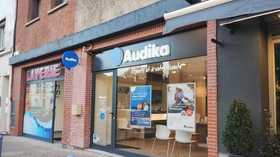 Devanture et vitrine de l'audioprothésiste Audika à Castanet-Tolosan