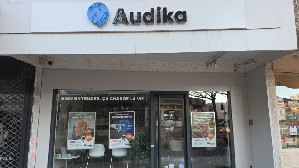 devanture centre auditif audika cournon