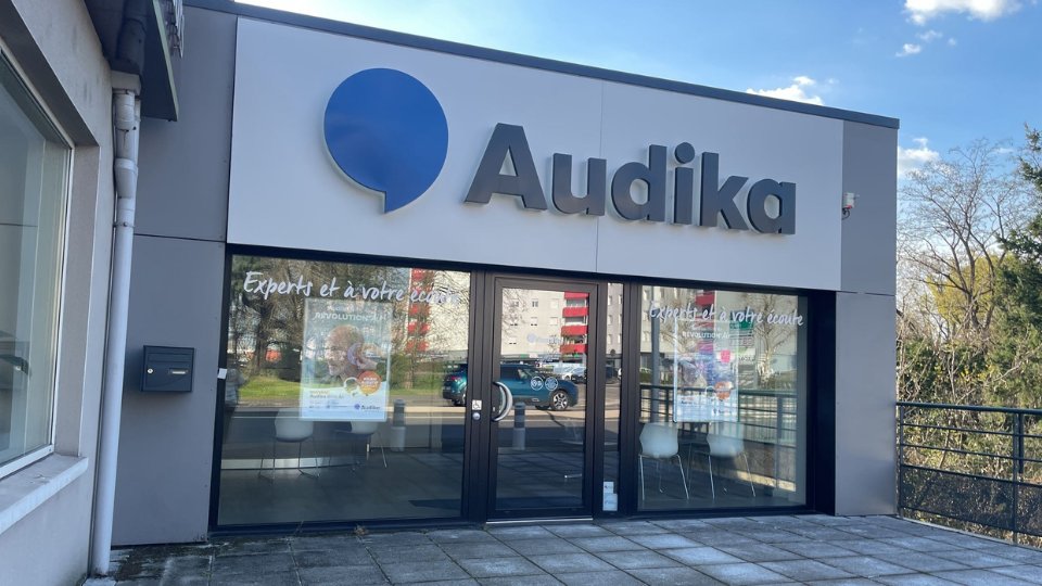 devanture centre auditif audika feurs