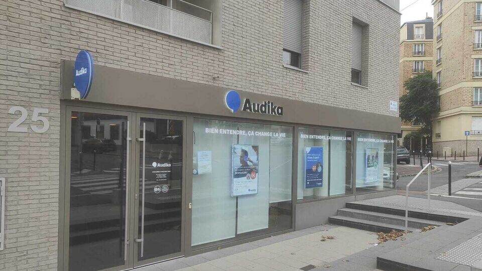 Devanture et vitrine de l'audioprothésiste Audika à Gentilly
