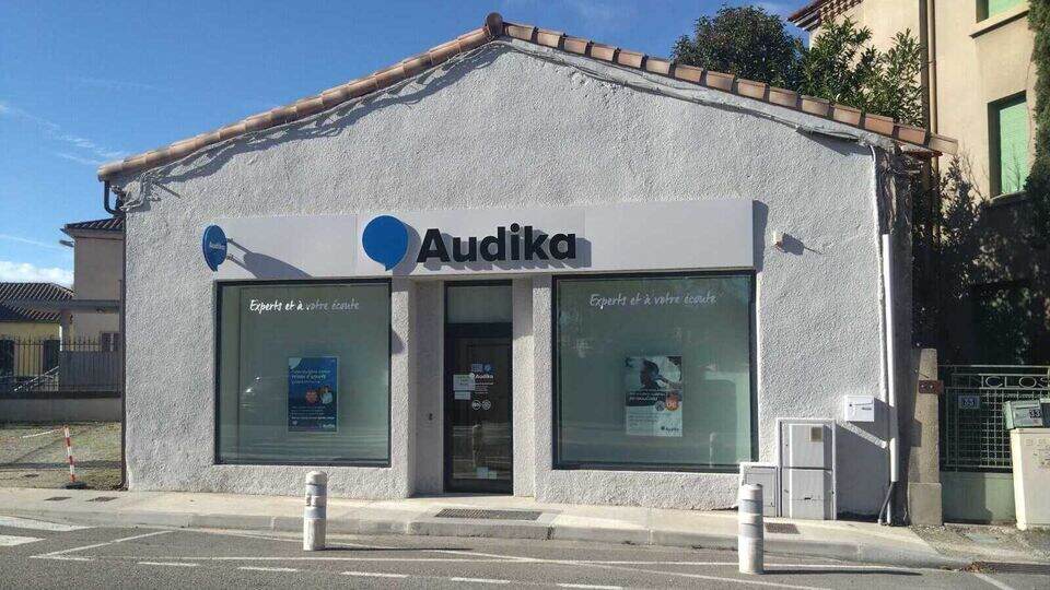 Devanture et vitrine de l'audioprothésiste Audika à Limoux