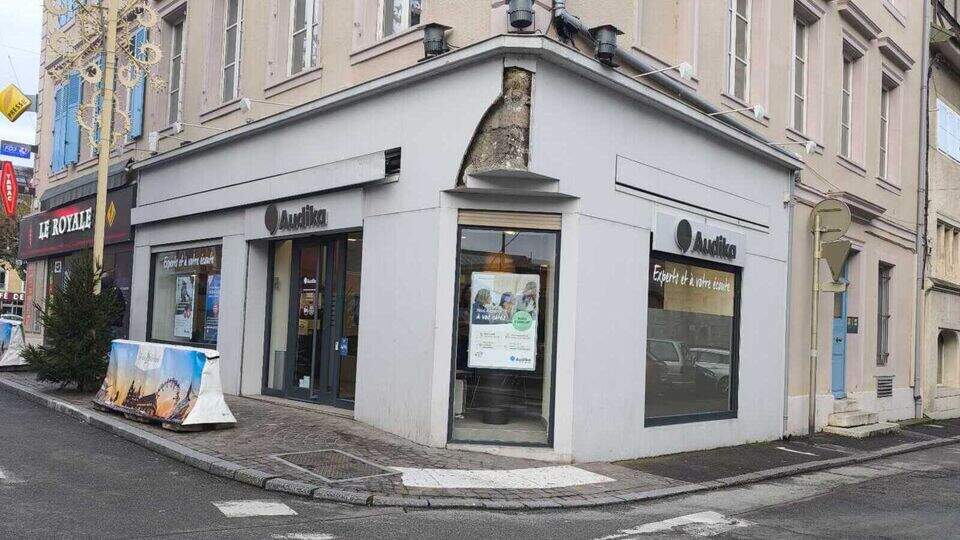 Devanture et vitrine de l'audioprothésiste Audika à Montbéliard