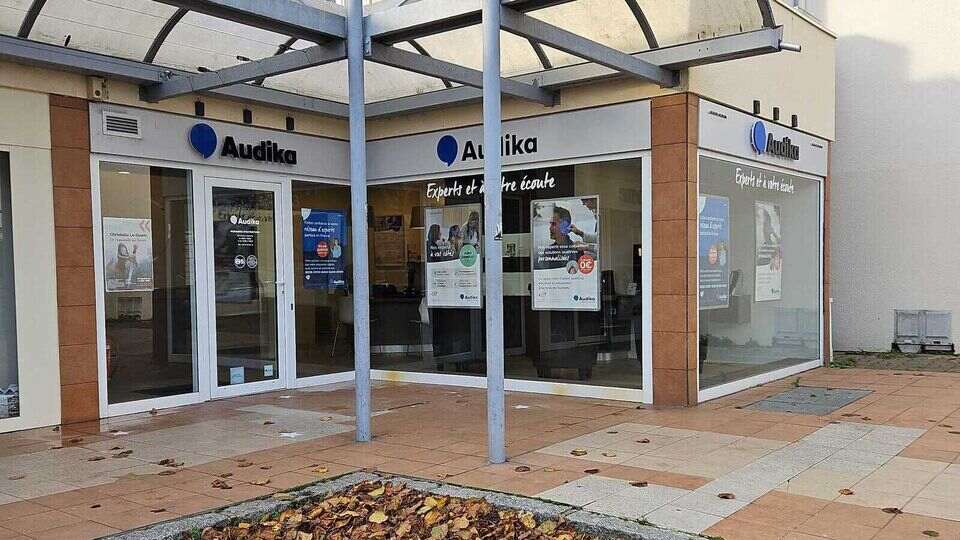 Devanture et vitrine de l'audioprothésiste Audika à Paimpol