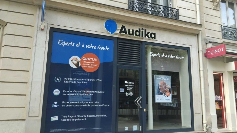 devanture centre auditif audika paris jouffroy d abbans