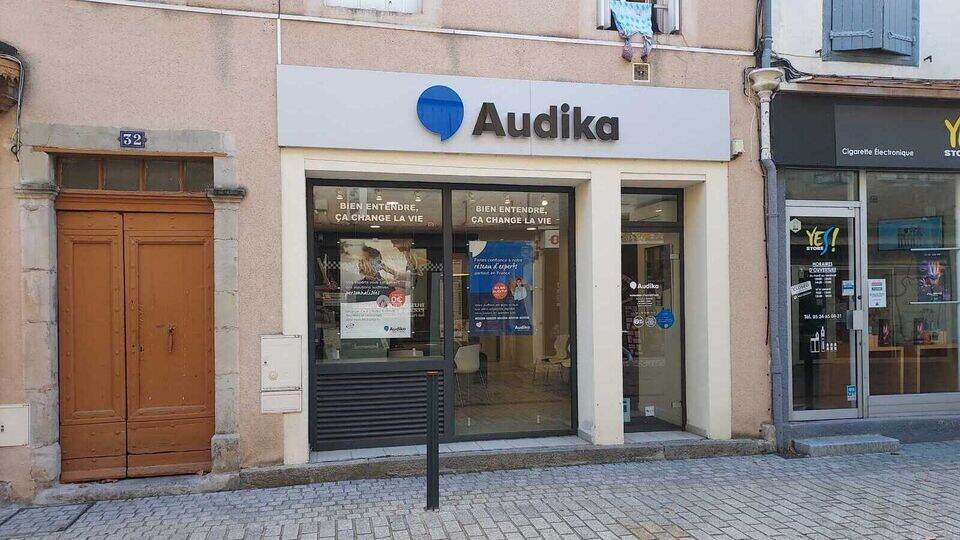 Devanture et vitrine de l'audioprothésiste Audika à Revel