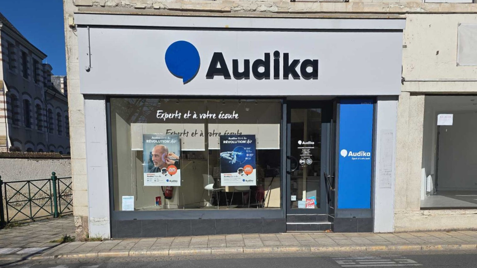 devanture centre auditif audika romorantin