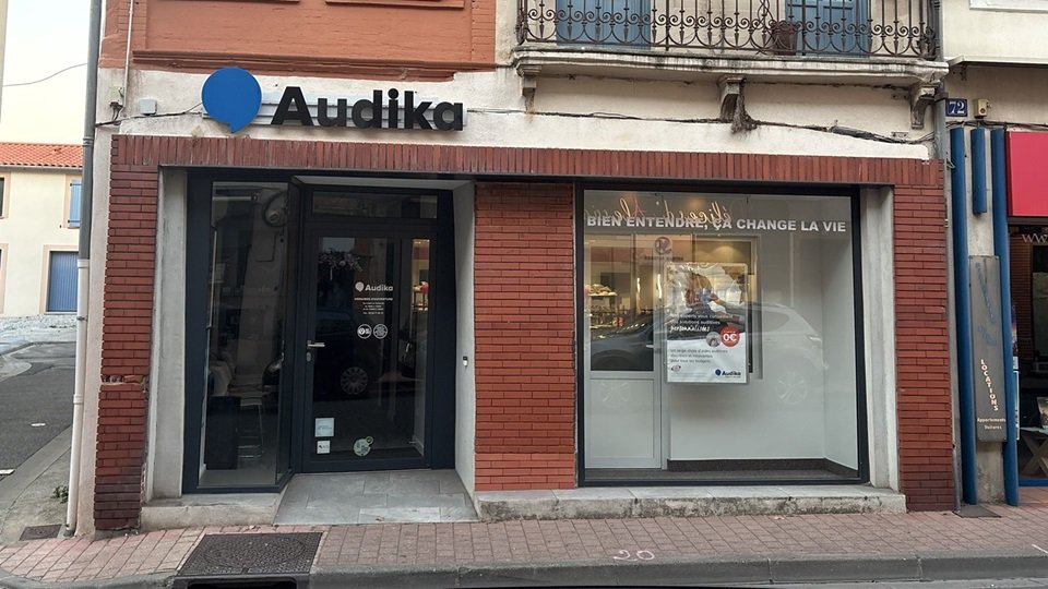 Devanture et vitrine de l'audioprothésiste Audika à Villefranche de Lauragais