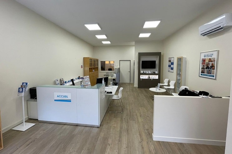 Salle d’accueil moderne et lumineuse dans notre centre auditif à Toulouse Minimes