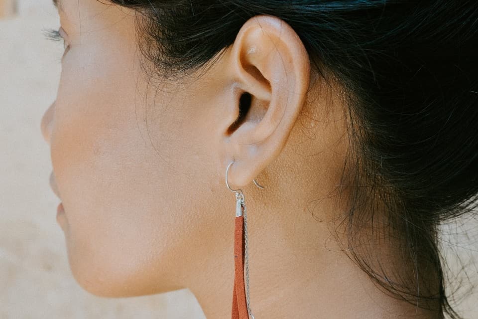 Vue sur l'oreille d'une personne