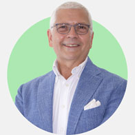 Salvatore Regalbuto, esperto in cura dell’udito e soluzioni acustiche.