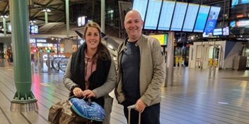 Audika sterren 2022 op het station met bagage