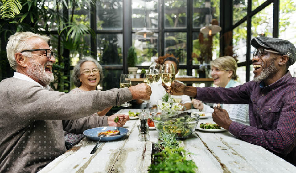hoe kunnen hoortoestellen jouw sociale leven verbeteren?