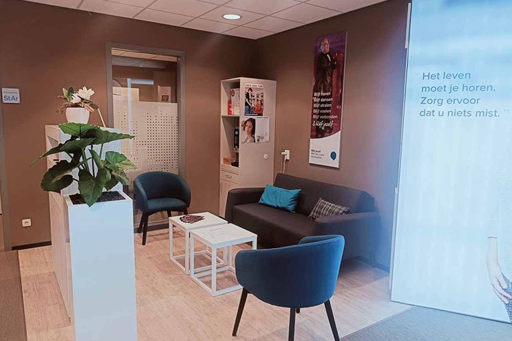 Hoorzorgkliniek Venlo wachtruimte met moderne en comfortabele inrichting