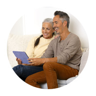 Afbeelding van koppel dat tv kijkt