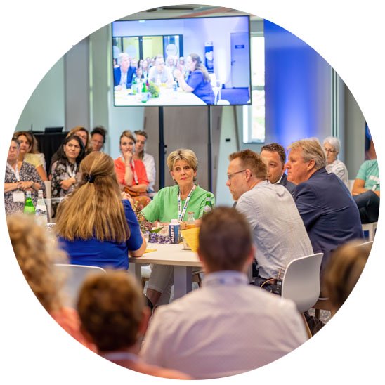 Vacatures voor audiciens in een kenniscentrum omringd door professionals