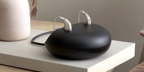 Aparat słuchowy Oticon Zircon™.