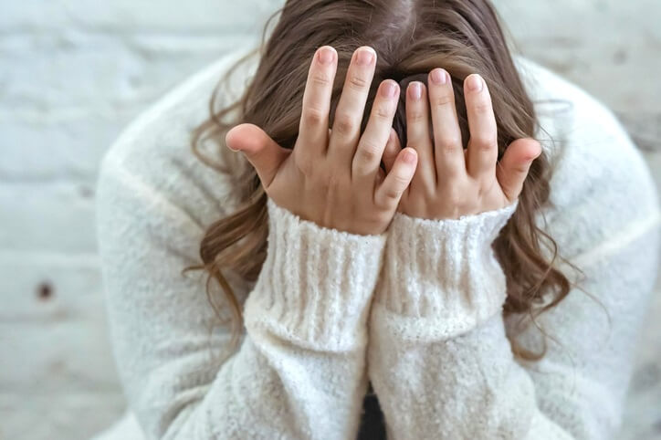 Zawroty głowy u młodej kobiety, przyczyny i sposoby leczenia.