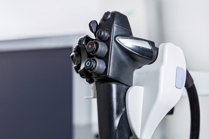 Endoskop medyczny stosowany do badania laryngologicznego.