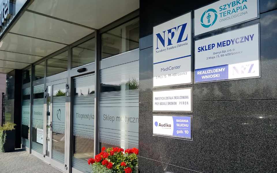 lodzkie-lowicz-ul-3-maja-15-(outside-01)