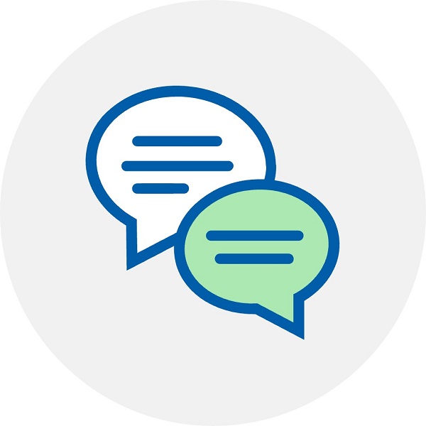 Ikona rozmowy złożona z białego i zielonego dymku z niebieskimi konturami na szarym tle.