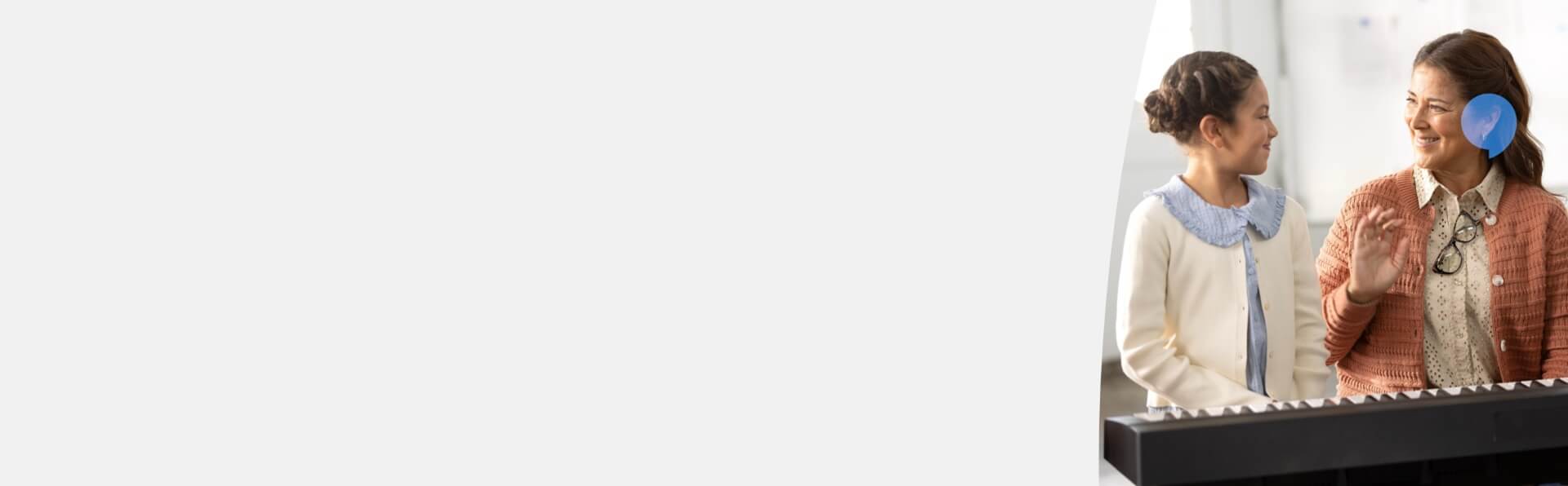 Objawy ubytku słuchu u dzieci i dorosłych podczas codziennych rozmów.