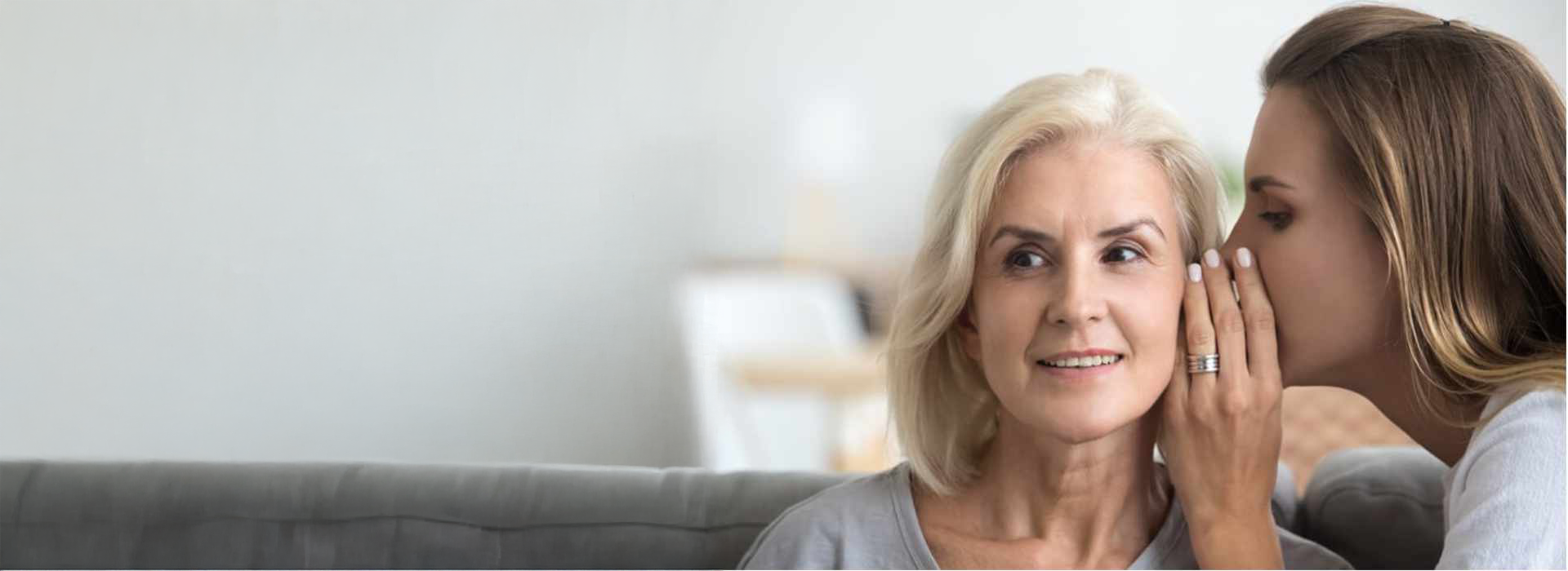 Kobieta opowiada o swoich problemach związanych z czerwonymi uszami.