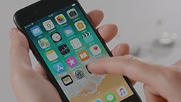  Telefon som används med ConnectClip och hörapparater.